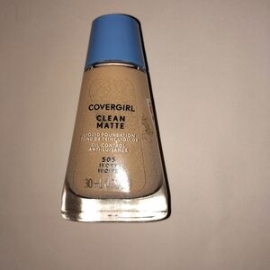 New Covergirl Clean Matte Liquid Foundation #505 Ivory 1 fl oz.